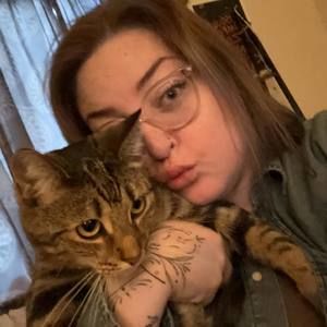 Meet your Posher, Carly
